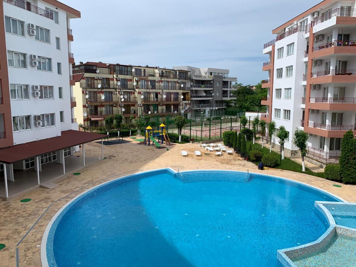 Riviera Fort Beach Apartments By Kalina Resort, Ravda Exterior foto