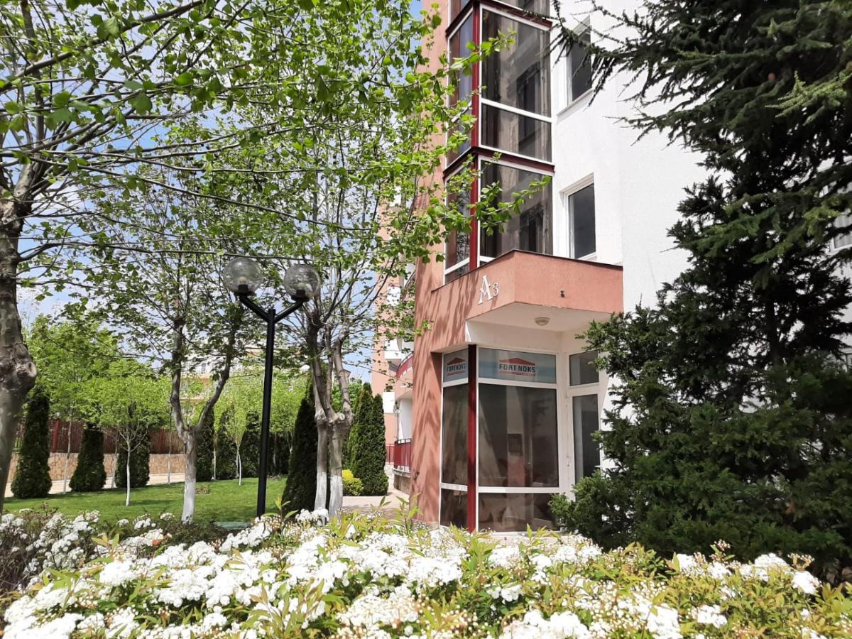 Riviera Fort Beach Apartments By Kalina Resort, Ravda Exterior foto