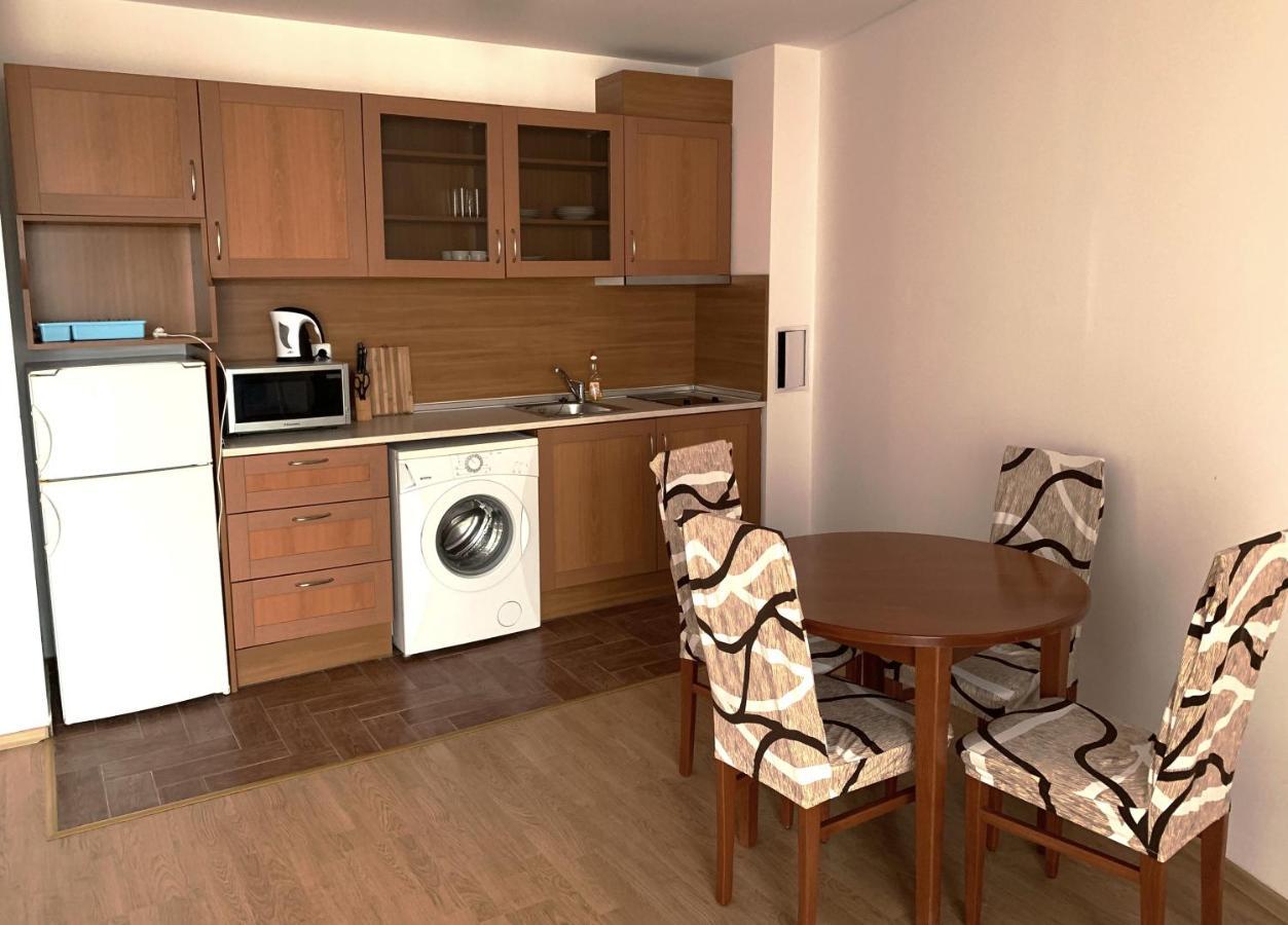 Riviera Fort Beach Apartments By Kalina Resort, Ravda Exterior foto
